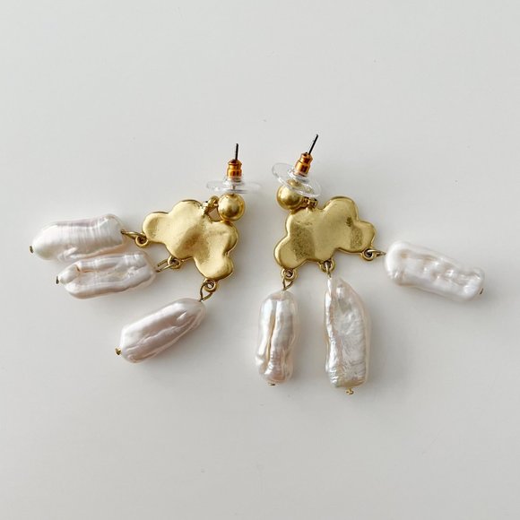 Madewell Jewelry - Madewell Pearl Rain Statement Earrings (Vintage Gold)